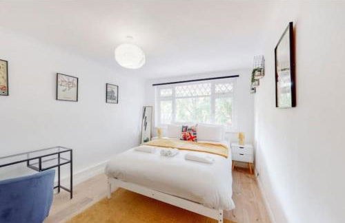 Modern 4BR Kings Cross - Patio & Balcony - Foto 11