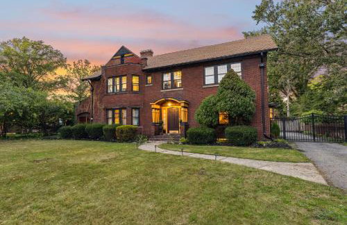 Steps to Edgewater - Sleeps 14 - Fun Game Room Retreat - Foto 76