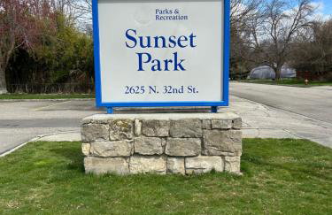 Sunset Home perfect for extended stays with fully fenced in yard, designated office, two living rooms, located across from Boise Foothills and close to Bogus Basin in Boise's North End - Photo 26