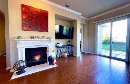 One Story Pet & Family Friendly Fireplace - Foto 6