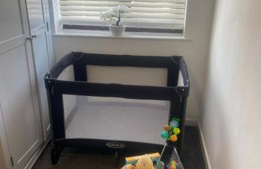 2BR House Secure Parking, Long Stays Private Garden and Netflix, Nottingham - Foto 19