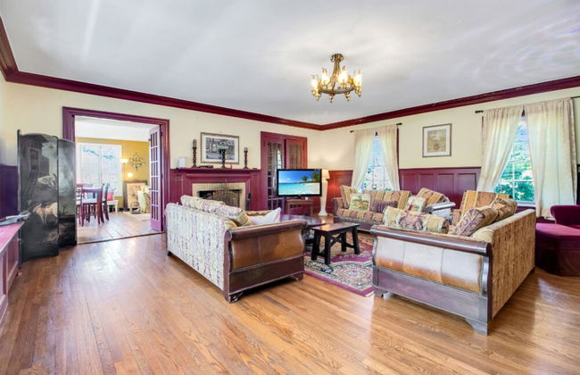 Jacuzzi - West Point - Family Friendly - Photo 15