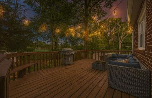 Stylish Forest Retreat Minutes from DC - Gary - Foto 25