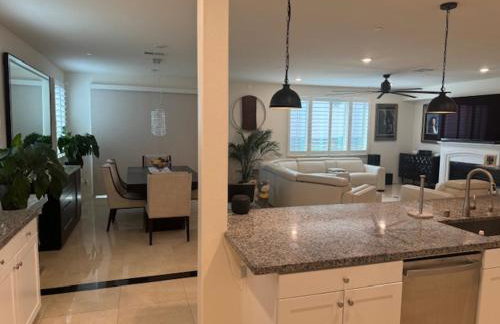 Elegant Retreat with Private Luxurious Gen Suite - Foto 34