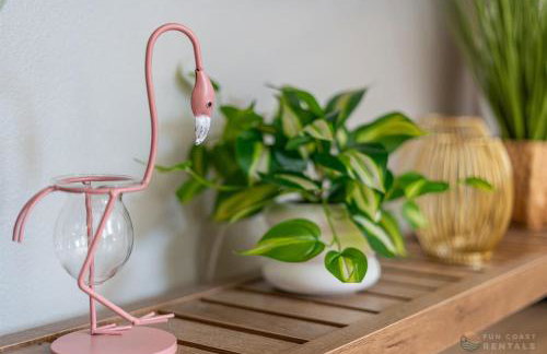 Adorable Dog Friendly Home with Fenced Yard, Office, STEPS to Canal & Hospital! - Foto 45