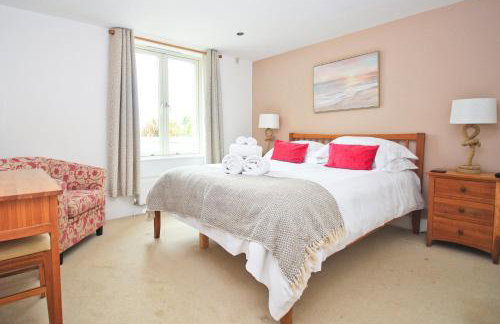 BEACHSIDE SPACIOUS apartment, private garden - Foto 16