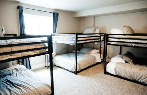 Large & Spacious Home, Sleeps 23+ near SLC - Foto 71