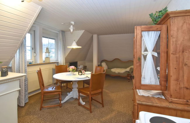 Holiday Home With Garden in Weissenbrunn - Foto 13