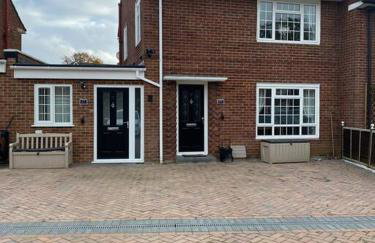 Three Bedroom House, Driveway, Bracknell Centre - Photo 20