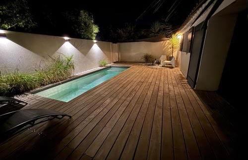 Un Petit Coin de Provence - Istres - Maison Contemporaine Avec Piscine Privée Chauffée, Entre Plages Et Provence, Borne 11 kW - Foto 14