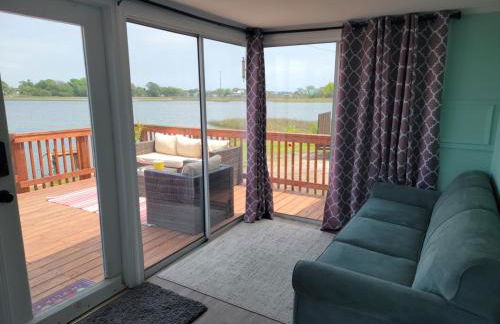 Marsh House, HOT TUB, Waterfront, KING bed, Close to Lejeune, - Foto 23