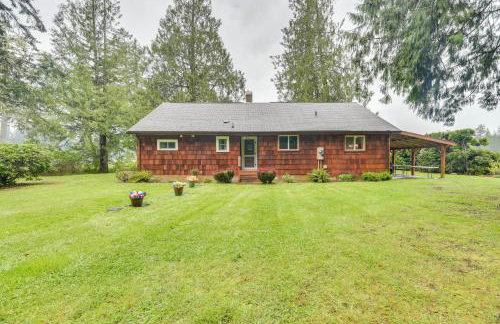 Waterfront Grapeview Escape w/ Boat Dock & Views! - Foto 1