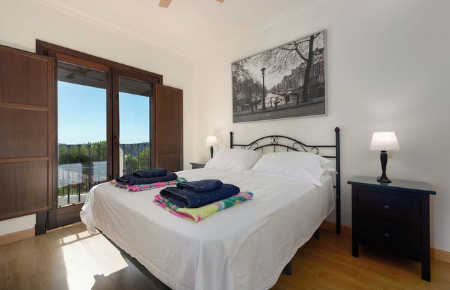 Stylish House, Patio, Pool, Mountains, Stunning White Village, sea 20 Mins Away - Photo 9