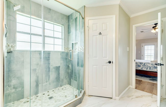 Backyard Oasis Hot Tub and 2 Shaded Decks - Foto 39