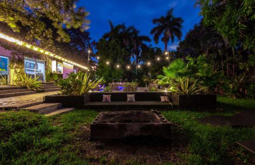 New Villa Jungle Paradise Heated Pool BBQ Soccer - Foto 54