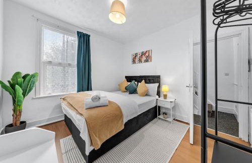 Citylink Spacious 5-Bedroom House,Wi-Fi,Easy Access to Excel and Central London - Foto 32