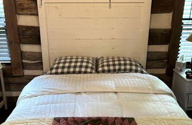 Redesign Wooden Cabin with Jacuzzi and Front Porch in North Carolina - Foto 3