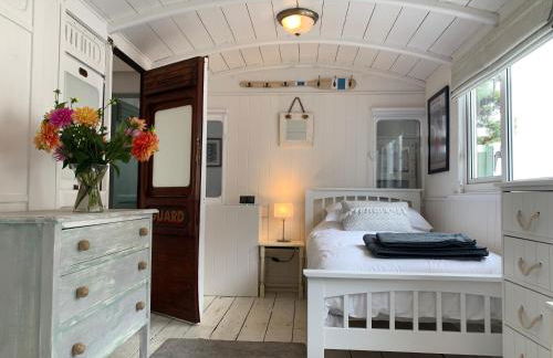 Driftwood Beach House - Photo 21