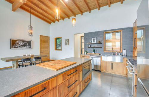 Luxe Mtn-View Escape 5 Mi to Dtwn Priest River! - Photo 7