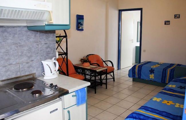 Psaras Apartments - Photo 2