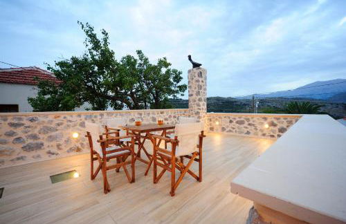 Hawk Villa, Timeless Village Escape with Pool, By ThinkVilla - Photo 35