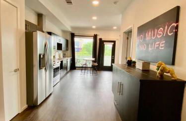 CHIC Modern Nashville Condo POOL, PATIO, PARKING - Foto 28