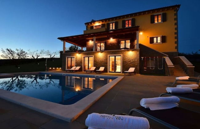 Lovely 5-bed Villa in Buzet - Foto 11