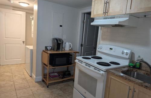 Brighton Apartment Sleeps 3 - Steps to Bus Line - Foto 5