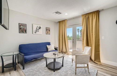 Lux life! Central location for business or play! - Foto 25