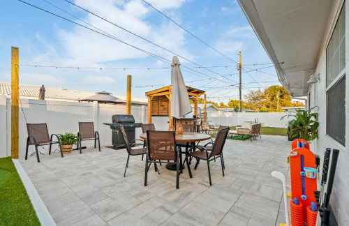 Luxury Vacation Home in Madeira Beach Family and Pet Friendly - Foto 47