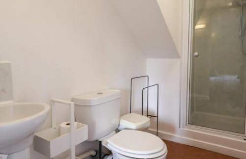 Court House Farmhouse - Photo 34