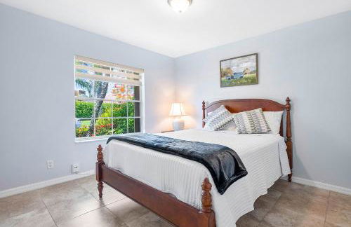 Cozy and Relaxing Retreat House - Photo 13