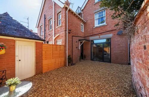 Freshly decorated apartment 10 mins from Cotswolds Child Friendly Great location with plenty of nearby free parking freestanding bath and outdoor private terrace area - Foto 12