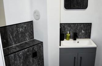 Bathgate Penthouse near Edinburgh - Photo 21