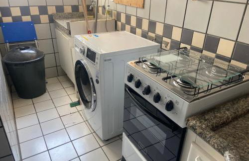 Perfeita Localização 2Q-2B estacionamento gratuito - Foto 5