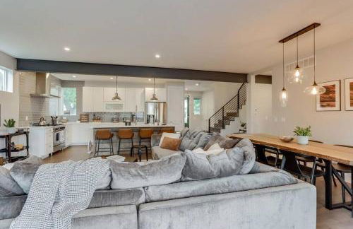 Zen Haus* Lavish Getaway w/ Gym, Sauna, Hot Tub - Foto 9