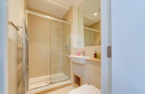 Pass the Keys 53 Austin Drive · Modern Townhouse near Addenbrookes Own Parking - Foto 24