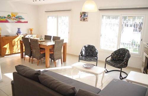 Charming seafront villa - Photo 14