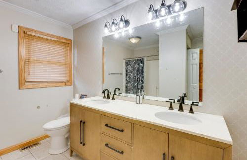 Game Room and On-Site Pond Laurelville Retreat! - Foto 17