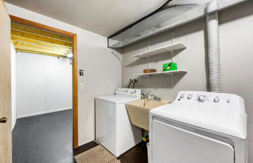 Scandia - Hot Tub, Arcade, Dog-Friendly, and Walk to Marina! - Foto 29