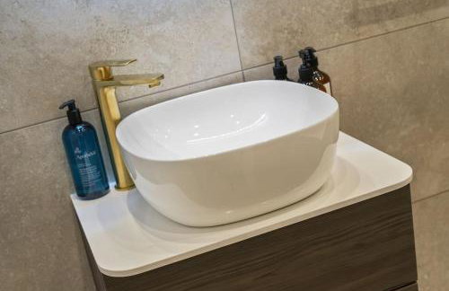 Beighton - 3 Bed Spacious Home with FREE Parking, Great for Groups & Families - Hosted by Stay Host Save - Foto 24