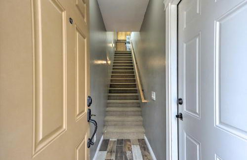 Lake Loon Hillside Cottage with Private Deck! - Foto 23