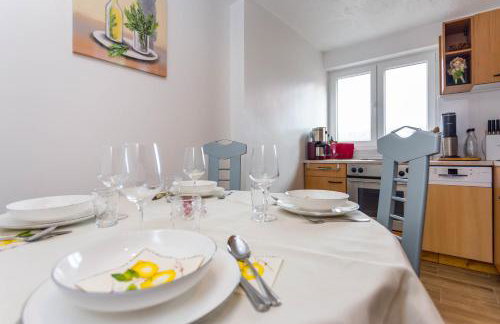 Holiday House Antique - Photo 10