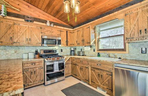 Pelican Lake Getaway on Stunning Peninsula! - Foto 10