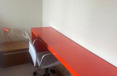 Bright, modern & close to historic town - Photo 3