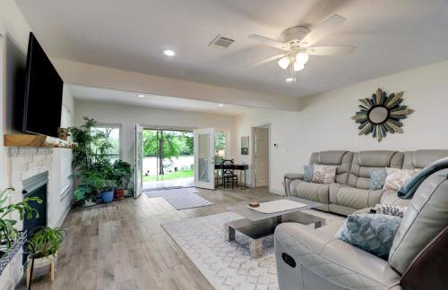 Kingwood Cottage - 10 mins from IAH - Lake Front - Foto 12