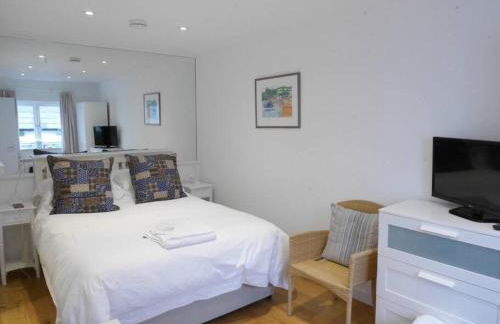 Apartment with Roof Terrace - Centre of Yarmouth - Photo 17