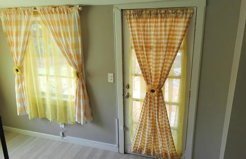 King Bed Creekfront Retreat in Jacksonville - Photo 25