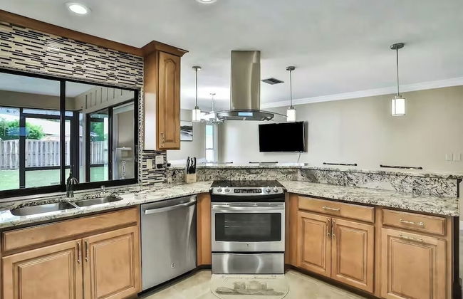 Renovated 3BR Dog Friendly Pond View W/D - Foto 20