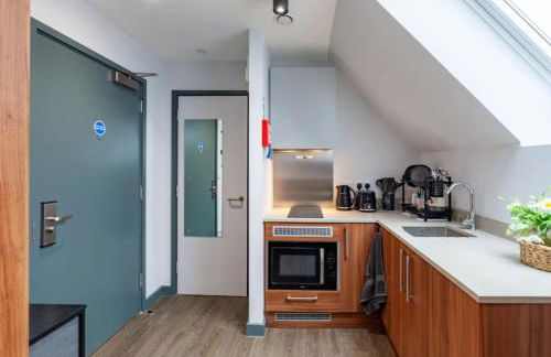 Students Only Straits Egham - 40 mins to Waterloo - Direct Bus to Heathrow - Foto 22